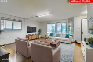 9827 N Ivanhoe St, Portland, OR 97203 - Photo 5