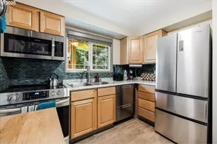 29700 SW Courtside Dr, Wilsonville, OR 97070 - Photo 11