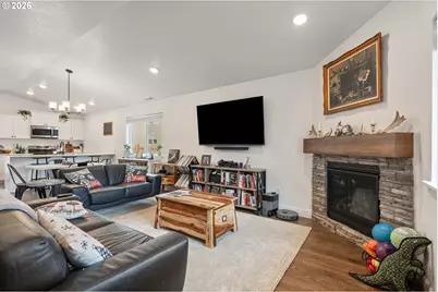 262 NW Par Ave, Madras, OR 97741 - Photo 3