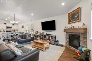 262 NW Par Ave, Madras, OR 97741 - Photo 3