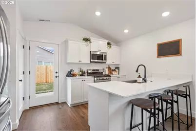 262 NW Par Ave, Madras, OR 97741 - Photo 7