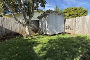 221 Musser St, Brookings, OR 97415 - Photo 41