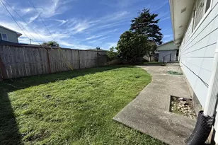 221 Musser St, Brookings, OR 97415 - Photo 41