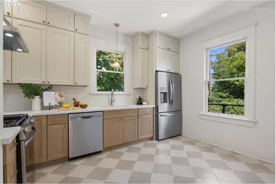 4054 N Missouri Ave, Portland, OR 97227 - Photo 9