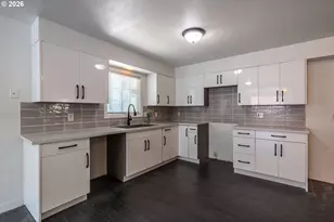 2350 SE 121st Ave, Portland, OR 97216 - Photo 11