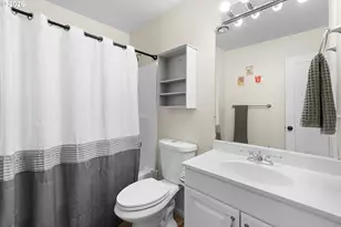 8528 SE Woodstock Blvd, Portland, OR 97266 - Photo 25