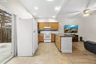 8528 SE Woodstock Blvd, Portland, OR 97266 - Photo 5