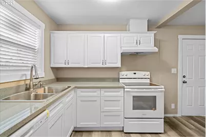 2210 Maple St, Forest Grove, OR 97116 - Photo 15