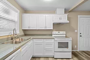 2210 Maple St, Forest Grove, OR 97116 - Photo 15