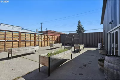 206 W Broadway St, Goldendale, WA 98620 - Photo 13