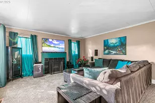 608 S Ivy St, Medford, OR 97501 - Photo 3