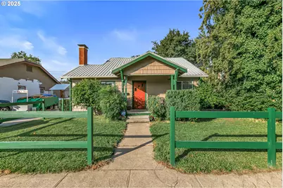 608 S Ivy St, Medford, OR 97501 - Photo 1