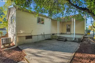 3724 SE Schiller St, Portland, OR 97202 - Photo 33