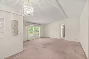 5359 Club Dr, Eugene, OR 97402 - Photo 17
