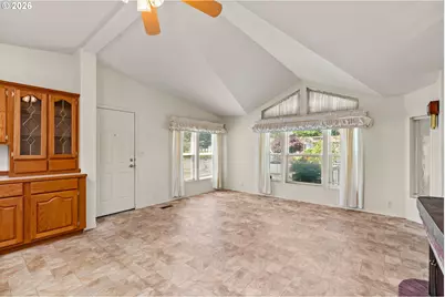 5359 Club Dr, Eugene, OR 97402 - Photo 11