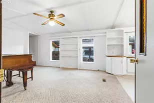 1307 S Water St, Silverton, OR 97381 - Photo 5