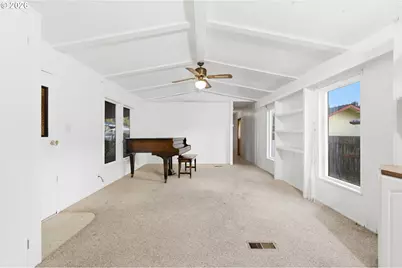 1307 S Water St, Silverton, OR 97381 - Photo 7