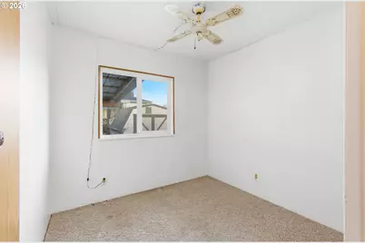 1307 S Water St, Silverton, OR 97381 - Photo 13