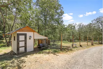 235 Dearing Way, Grants Pass, OR 97527 - Photo 31