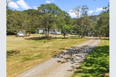 235 Dearing Way, Grants Pass, OR 97527 - Photo 29