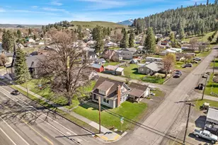 206 W 1st St, Wallowa, OR 97885 - Photo 3