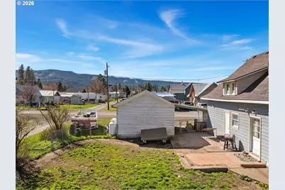 206 W 1st St, Wallowa, OR 97885 - Photo 33