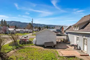 206 W 1st St, Wallowa, OR 97885 - Photo 33