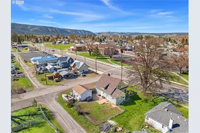206 W 1st St, Wallowa, OR 97885 - Photo 33
