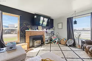 206 W 1st St, Wallowa, OR 97885 - Photo 11