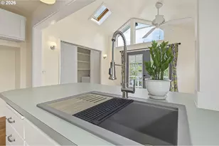6626 SE 85th Ave, Portland, OR 97266 - Photo 9