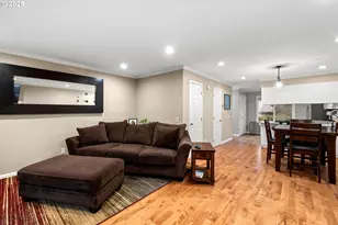 10900 SW 76th Pl, Portland, OR 97223 - Photo 7