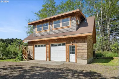 711 N 6th Ave, Rockaway Beach, OR 97136 - Photo 5