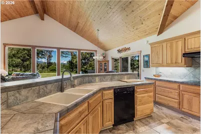 64464 Collins Rd, Bend, OR 97703 - Photo 15