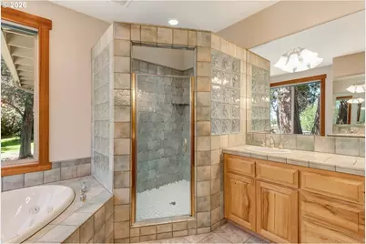 64464 Collins Rd, Bend, OR 97703 - Photo 19