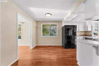 527 NE 25th Ct, Hillsboro, OR 97124 - Photo 13