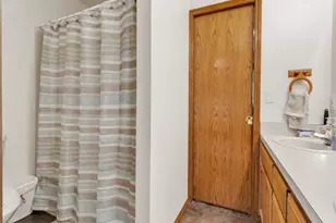 6593 Rippling Brook Dr SE, Salem, OR 97317 - Photo 15