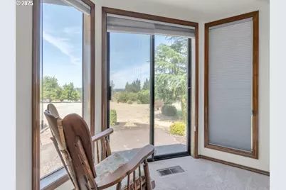 6593 Rippling Brook Dr SE, Salem, OR 97317 - Photo 19