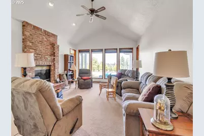 6593 Rippling Brook Dr SE, Salem, OR 97317 - Photo 5