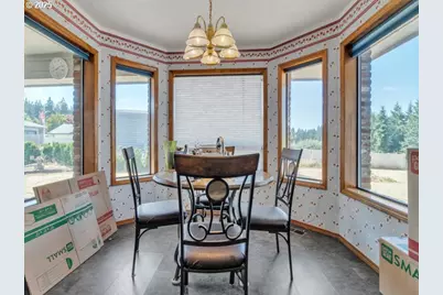 6593 Rippling Brook Dr SE, Salem, OR 97317 - Photo 11