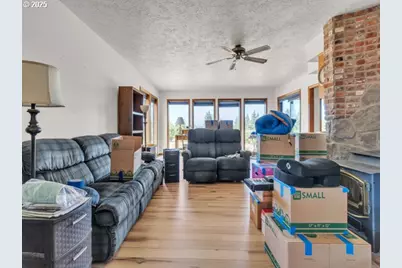 6593 Rippling Brook Dr SE, Salem, OR 97317 - Photo 17