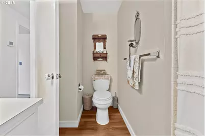 1910 Hawkins Ln, Eugene, OR 97405 - Photo 33