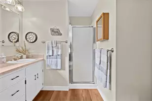 1910 Hawkins Ln, Eugene, OR 97405 - Photo 21