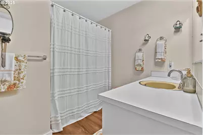 1910 Hawkins Ln, Eugene, OR 97405 - Photo 31