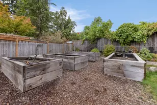 1910 Hawkins Ln, Eugene, OR 97405 - Photo 41