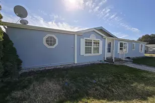 1688 NE 3rd Pl, Hermiston, OR 97838 - Photo 1