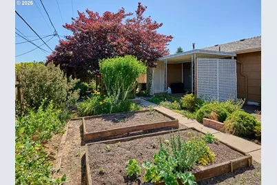 1387 Hampton Way, Woodburn, OR 97071 - Photo 19