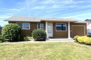 1387 Hampton Way, Woodburn, OR 97071 - Photo 1
