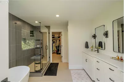 9240 SW 52nd Ave, Portland, OR 97219 - Photo 25