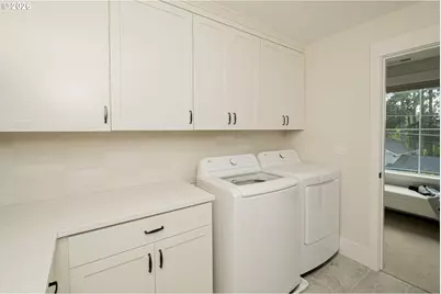 9240 SW 52nd Ave, Portland, OR 97219 - Photo 37