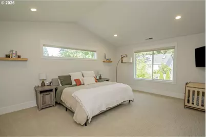 9240 SW 52nd Ave, Portland, OR 97219 - Photo 23